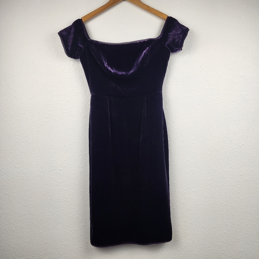 BCBGMAXAZRIA Eggplant Purple Elegant Velvet Off-Shoulder Cocktail Dress Size 2